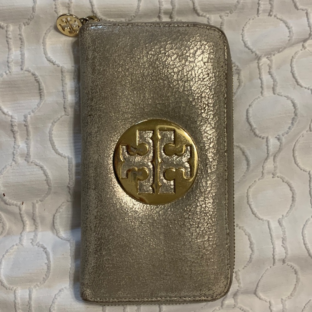 Tory Burch Silver Wallet